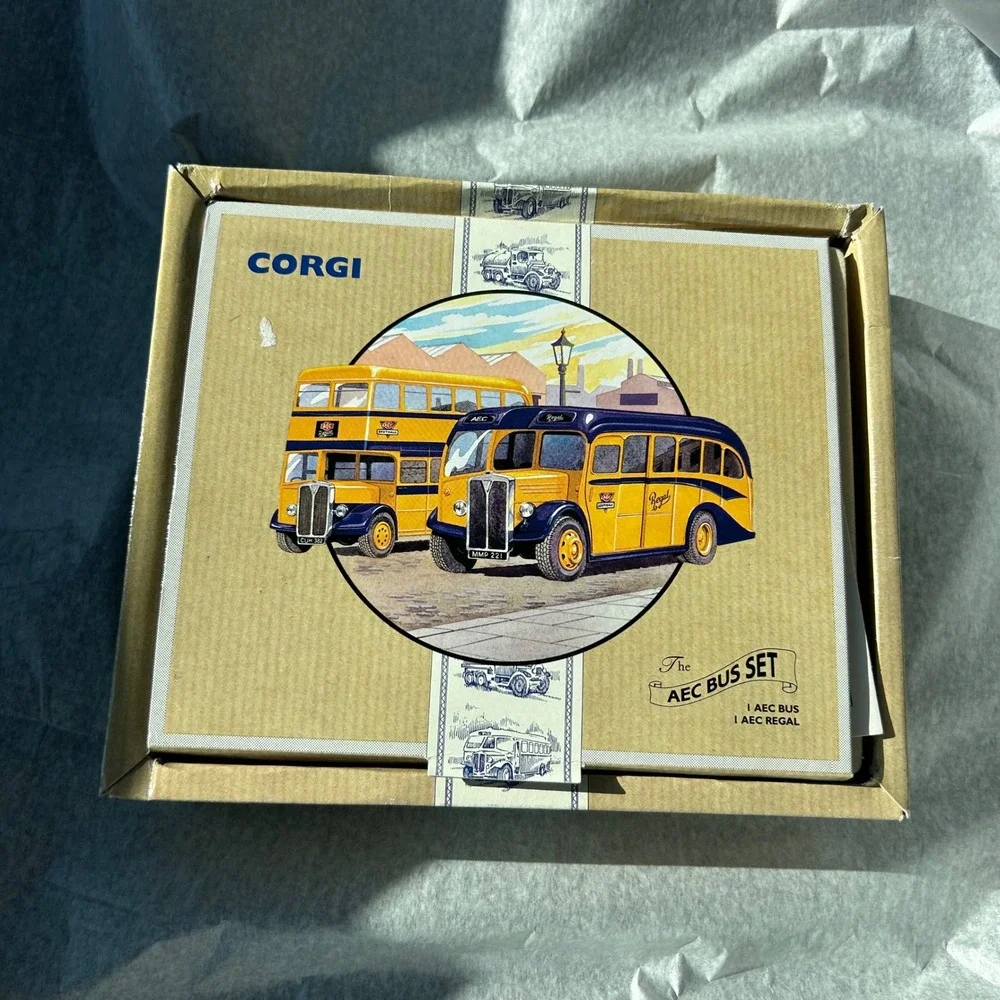 Corgi 96990 AEC Bus Set AEC Bus & AEC Regal Coach 2 Model Set Ltd Edition